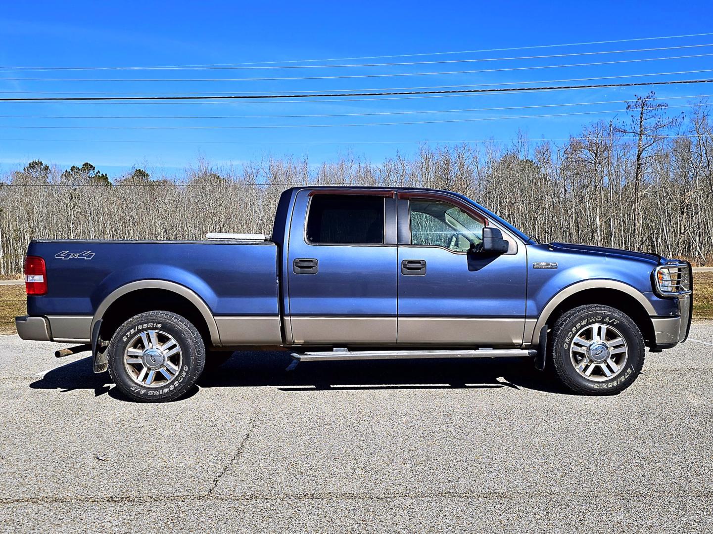 2006 Blue Ford F-150 Lariat SuperCrew (1FTPW14V86F) with an 5.4L V8 SOHC 24V FFV engine, 4-Speed Automatic Overdrive transmission, located at 18001 Kellogg Rd, Saucier, MS, 39574, (228) 832-1441, 39.421459, -76.641457 - Photo#3